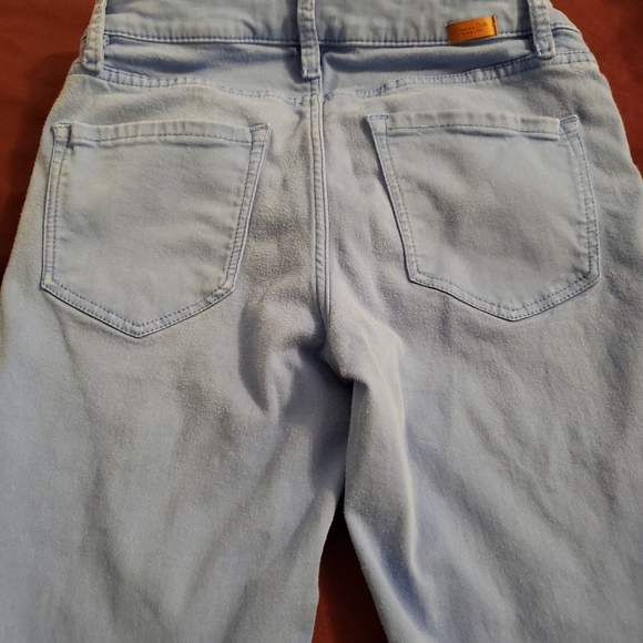★ 3 for $10 ★ Baby Blue Jeans - Picture 3 of 5